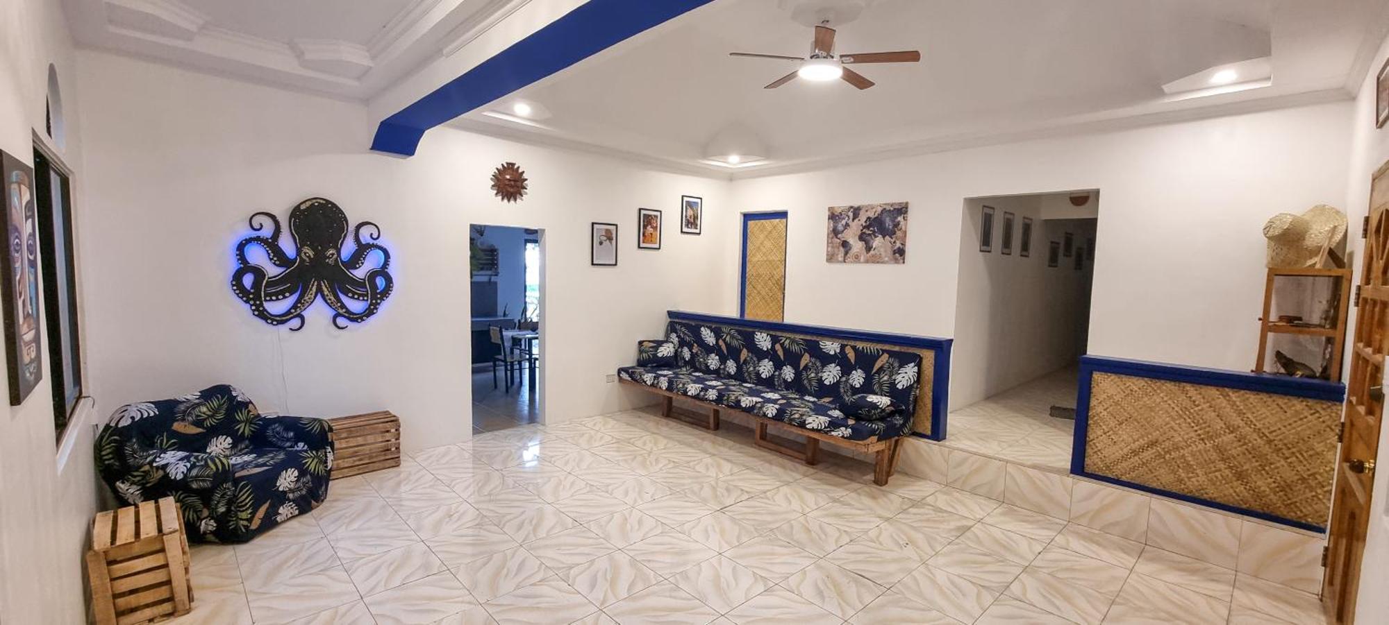 Auberge de jeunesse Blue House Backpackers Siquijor à San Juan  Extérieur photo