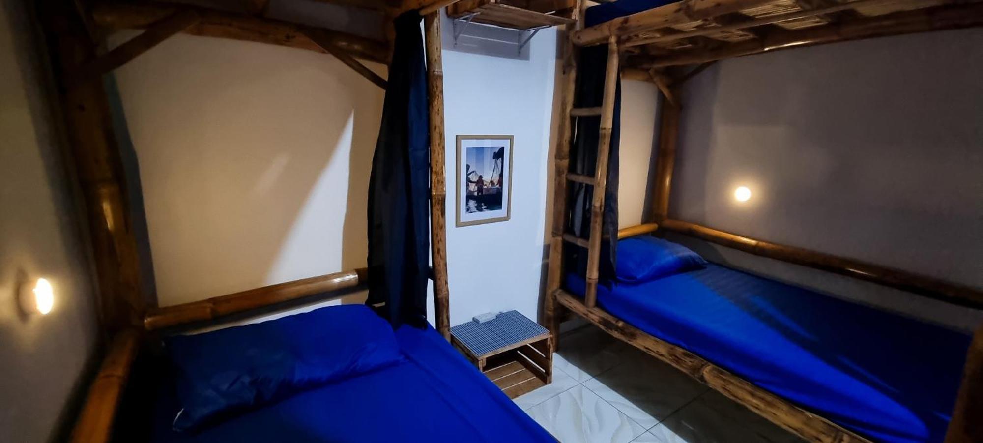 Auberge de jeunesse Blue House Backpackers Siquijor à San Juan  Extérieur photo