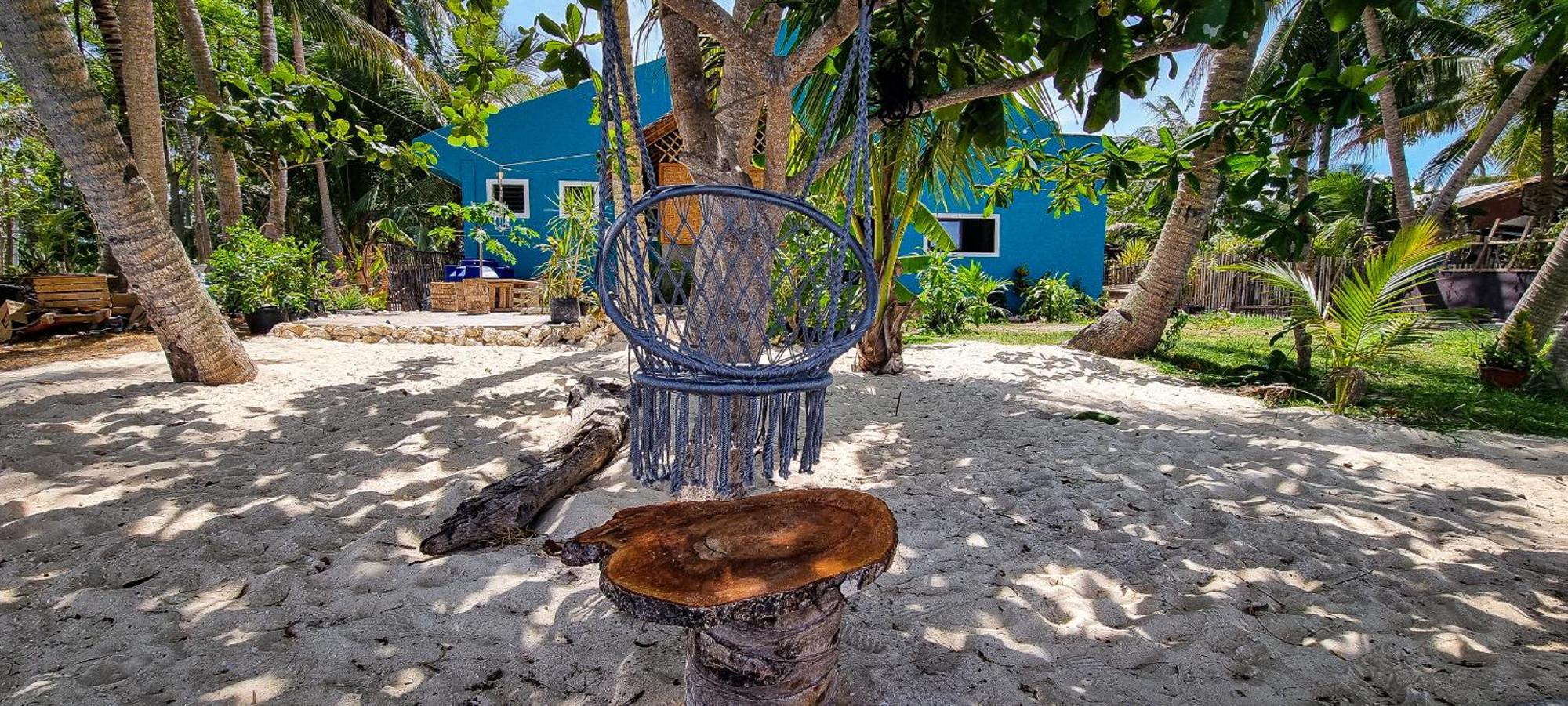 Auberge de jeunesse Blue House Backpackers Siquijor à San Juan  Extérieur photo